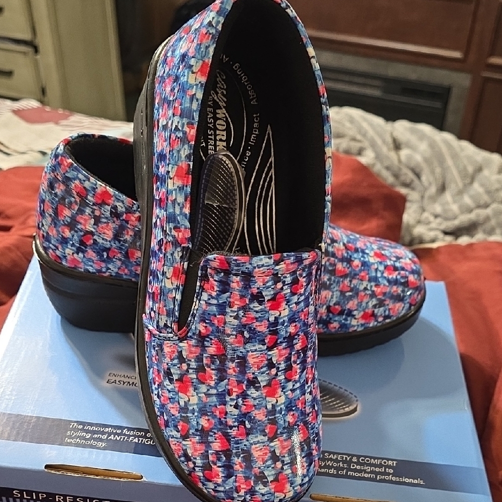 Easy Works Women's Colorful Slip-On Mules Nib